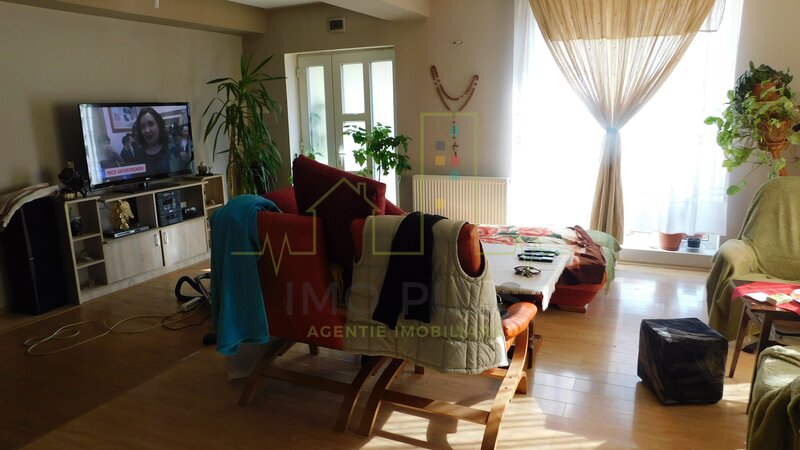 Casa INDIVIDUALA cu 2 FRONTURI. La 5 min distanta de Timisoara