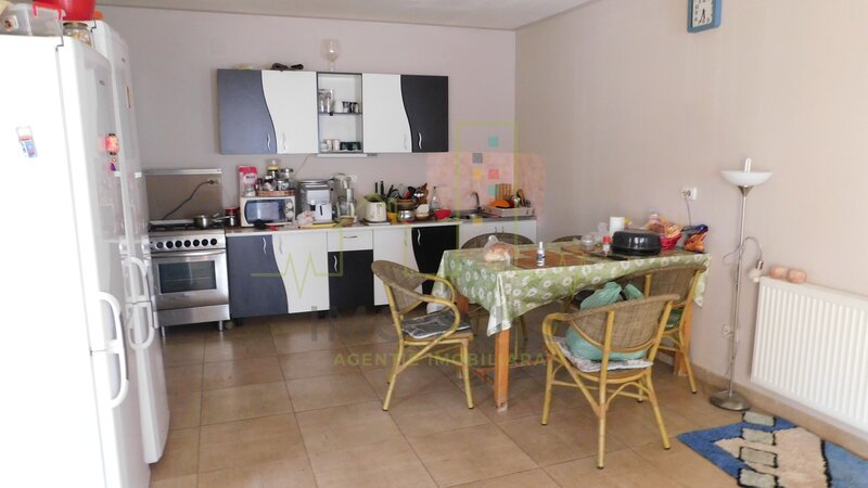 Casa INDIVIDUALA cu 2 FRONTURI. La 5 min distanta de Timisoara