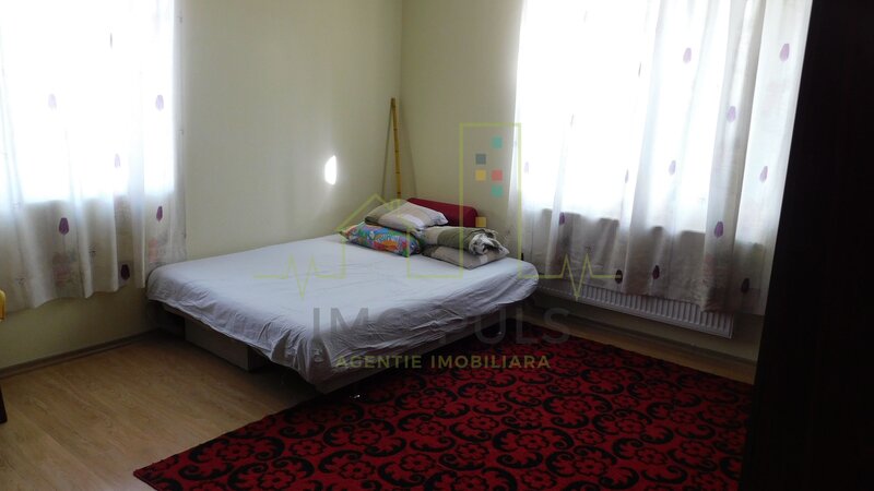 Casa INDIVIDUALA cu 2 FRONTURI. La 5 min distanta de Timisoara